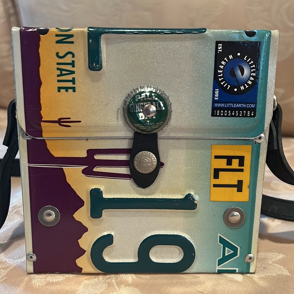 RARE 90 Vintage Little Earth 
Arizona State License Plate Square
Crossbody Purse